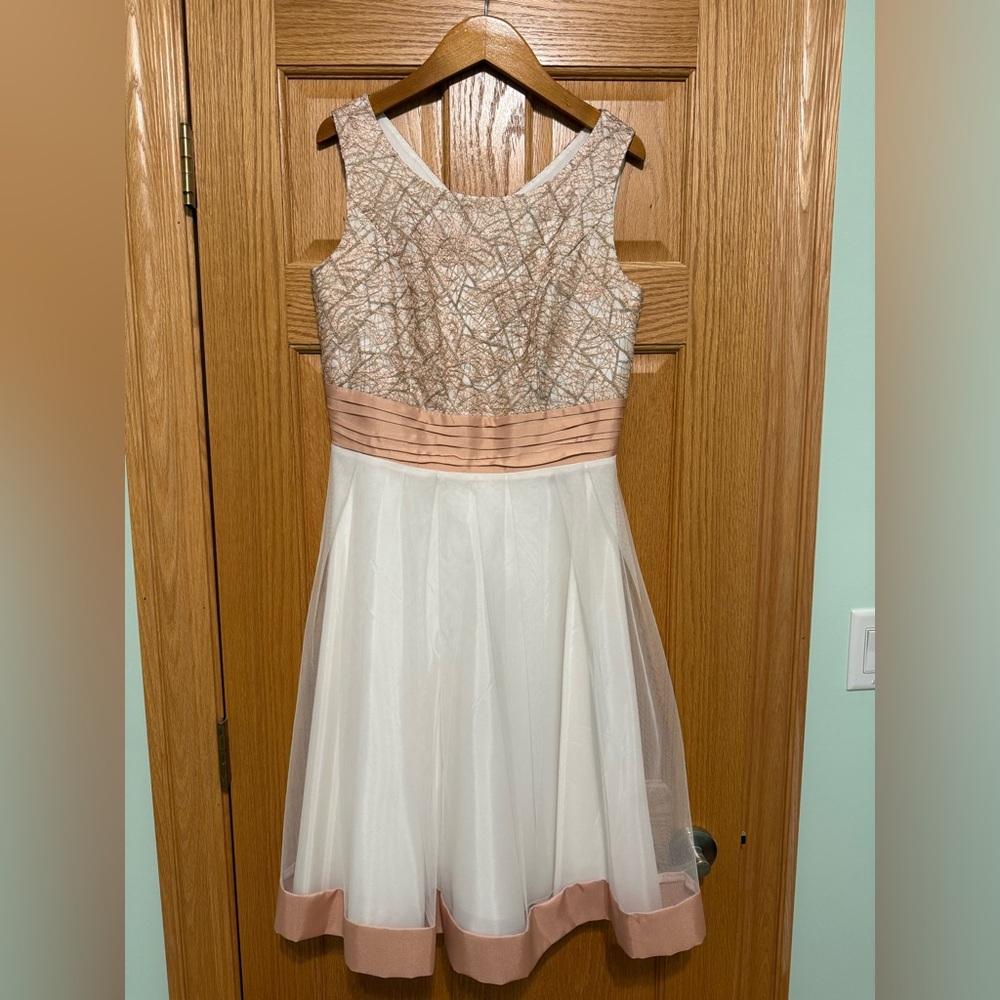 Elegant Dress in Cream and Gold